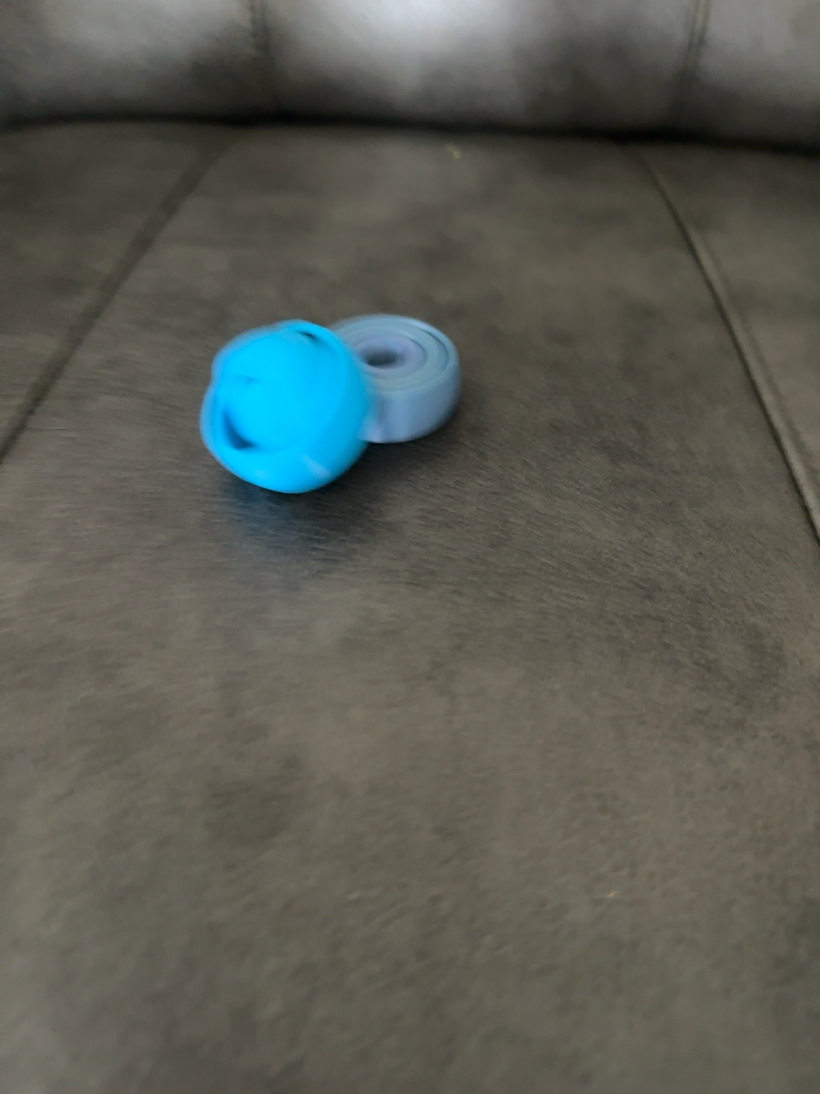Small spinner fidget